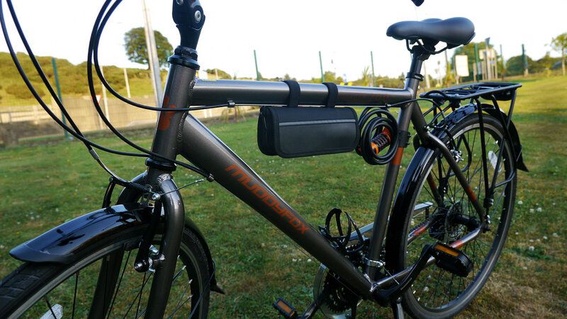Cycling 800x450 Black Bike