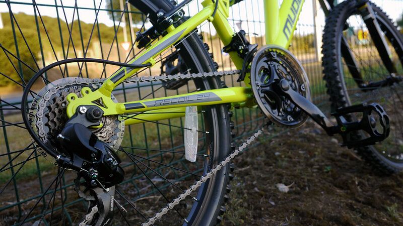 Cycling 800x450 YellowBIke