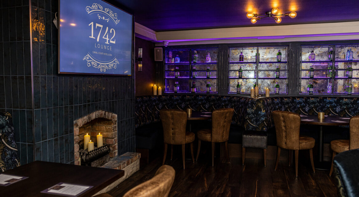 1742 Lounge 1