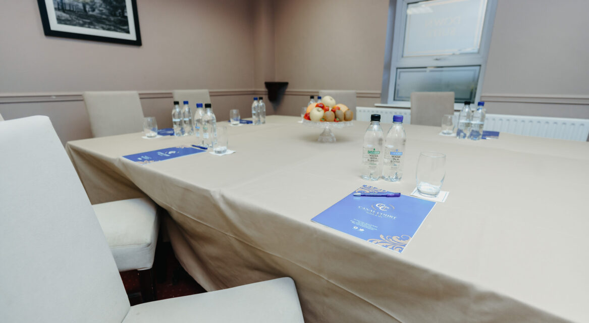 Down Suite Canal Court